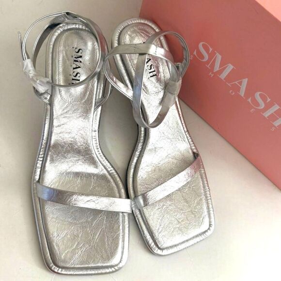 SMASH Silver Sandals Imani, New In Box! Size 11 - Picture 6 of 8